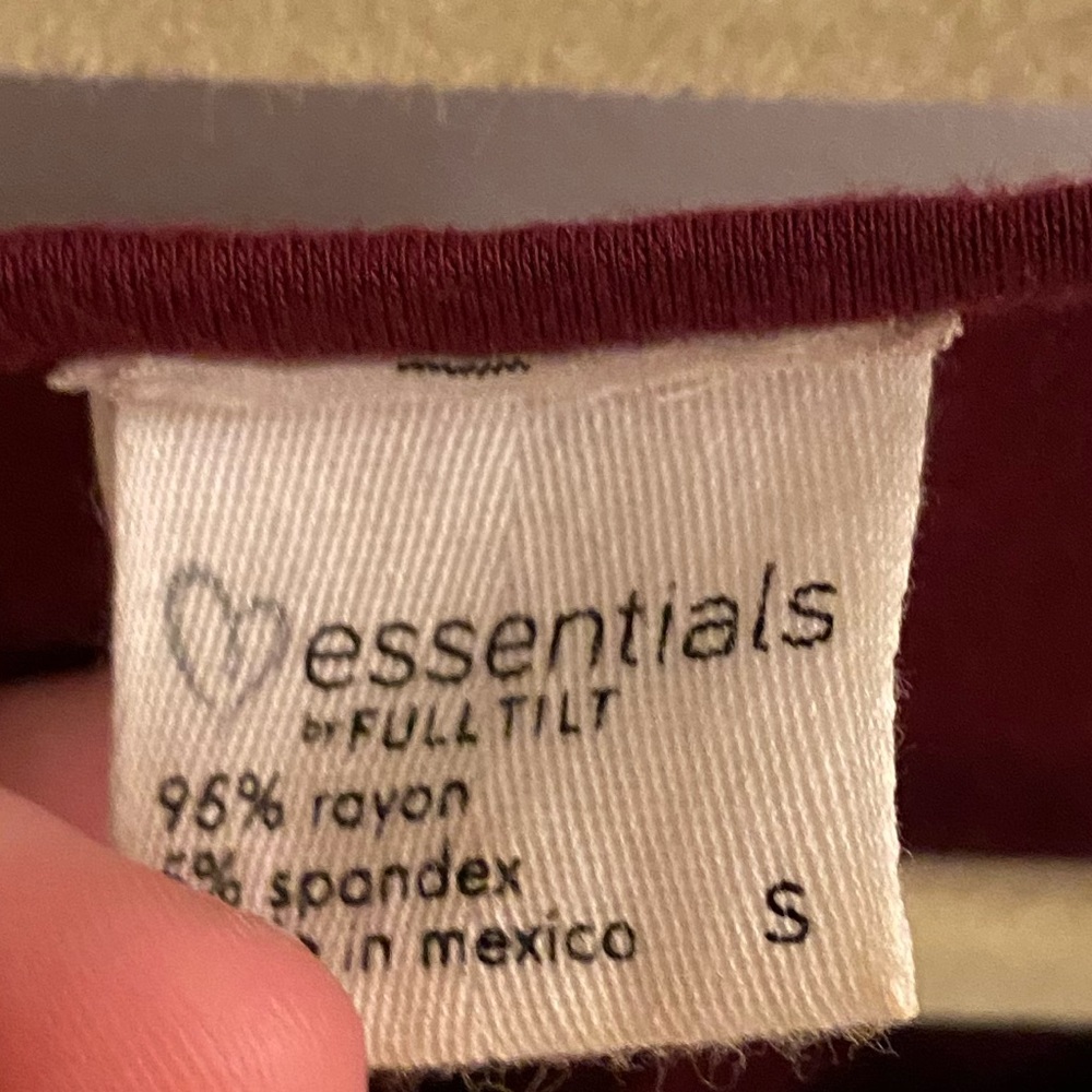 Maroon tank! - Picture 4 of 4